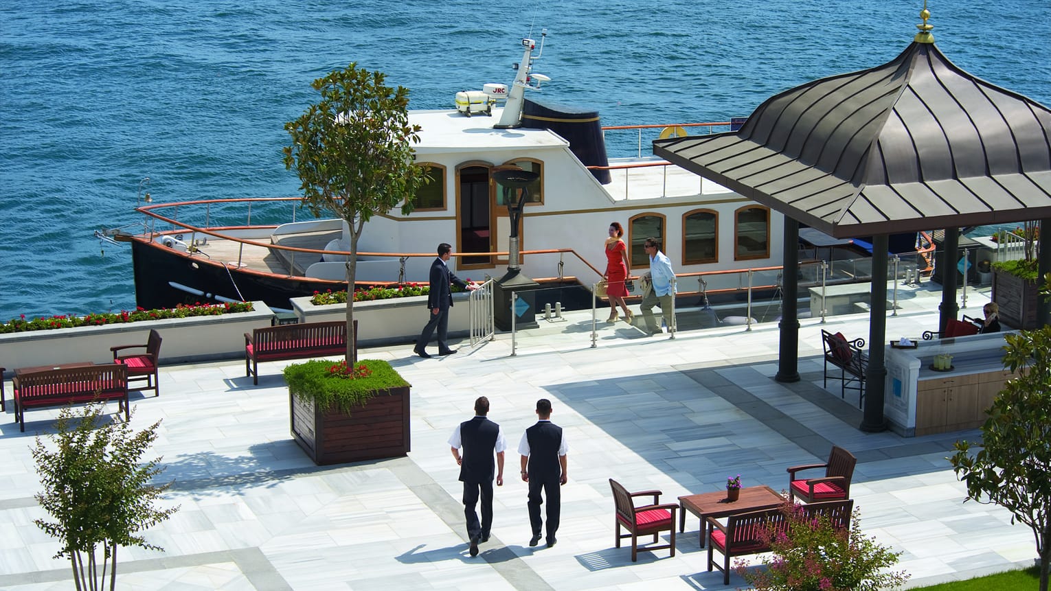 Four Seasons Hotel Istanbul at the Bosphorus - Photo 3