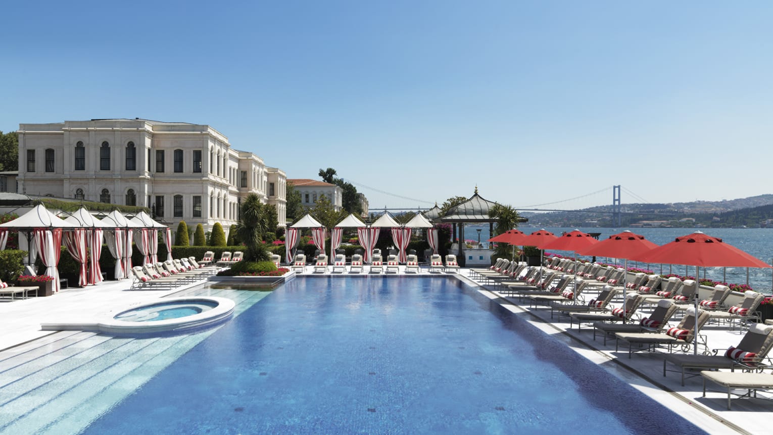 Four Seasons Hotel Istanbul at the Bosphorus - Photo 9