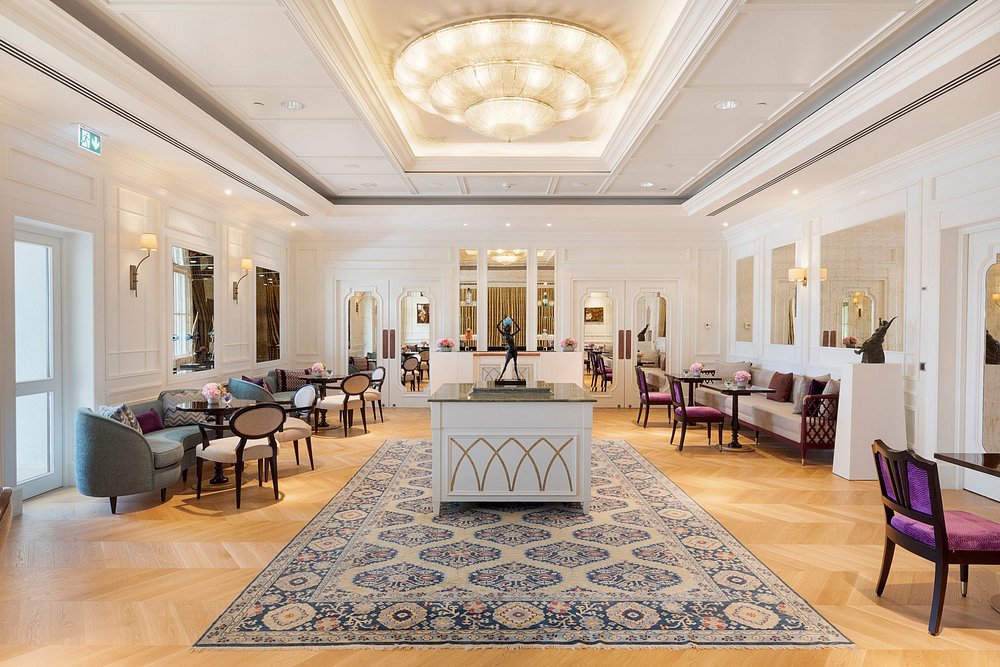 Four Seasons Hotel Istanbul at the Bosphorus - Photo 43