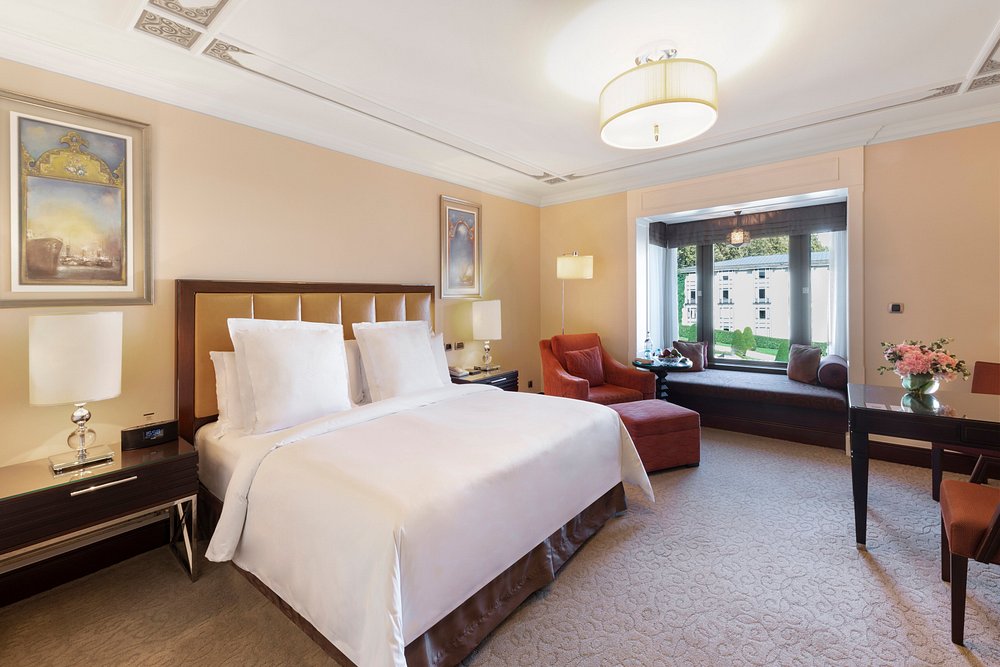 Four Seasons Hotel Istanbul at the Bosphorus - Photo 32