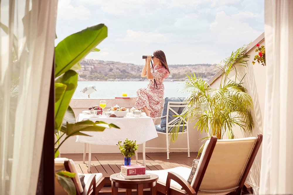 Four Seasons Hotel Istanbul at the Bosphorus - Photo 35