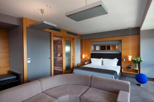 Point Hotel Barbaros - Photo 5