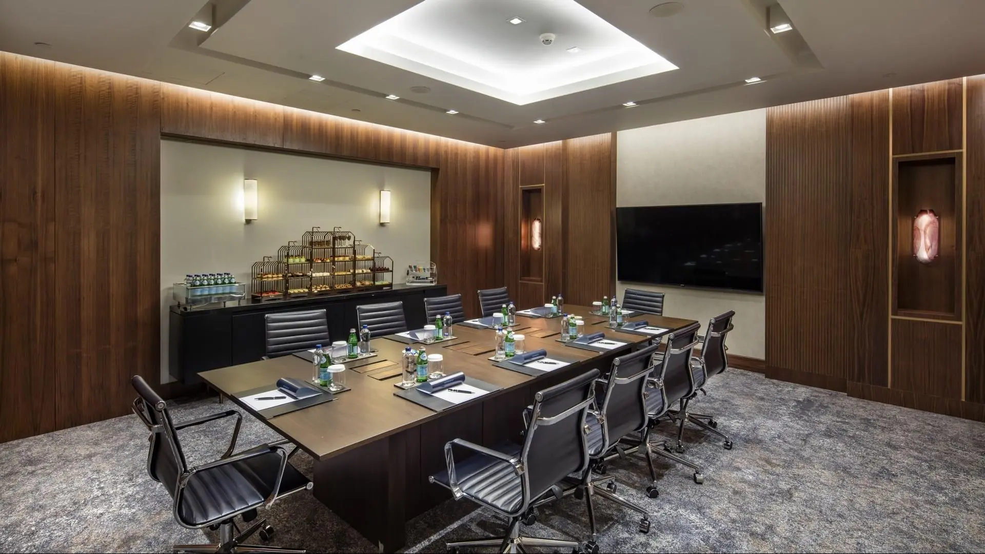 Hilton Istanbul Maslak - Photo 4