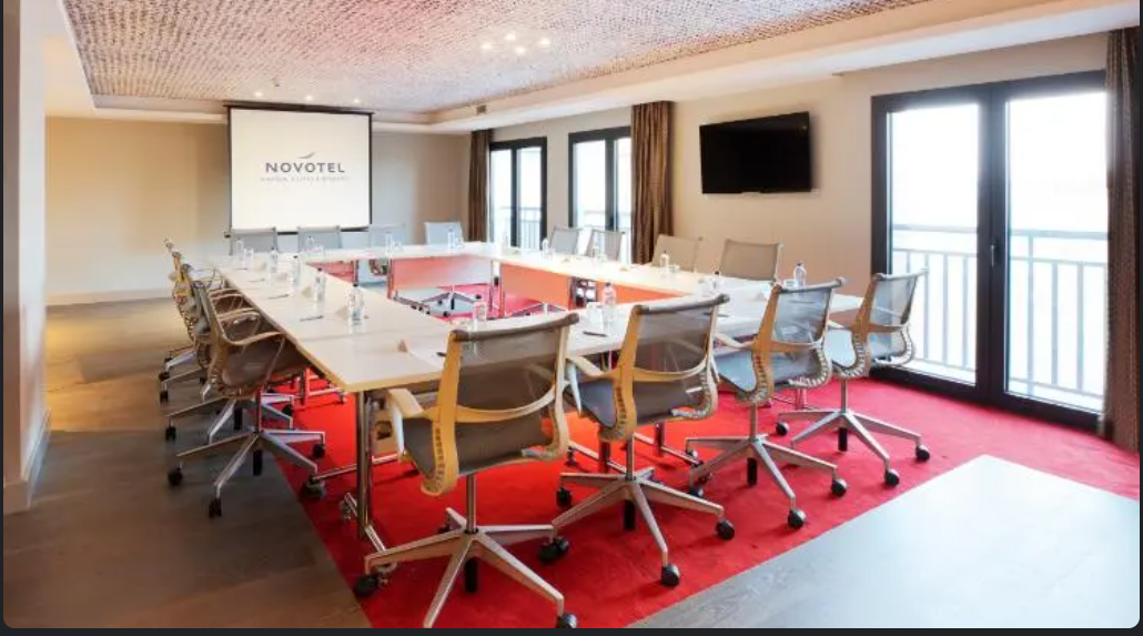 Novotel Istanbul Bosphorus - Photo 8