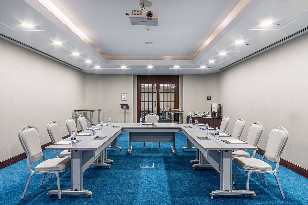 Wyndham Grand Istanbul Kalamis Marina Hotel - Photo 11