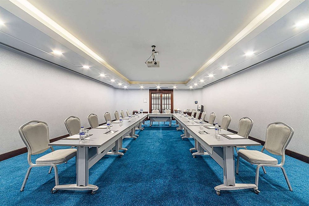 Wyndham Grand Istanbul Kalamis Marina Hotel - Photo 9