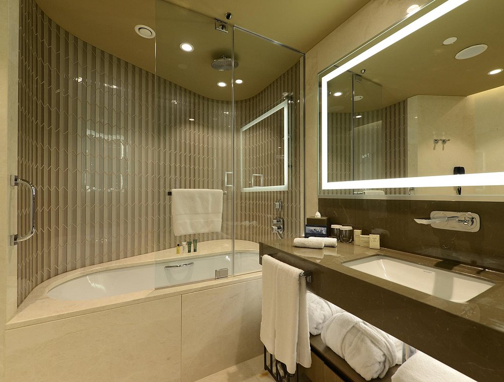 Hilton Istanbul Kozyatagi - Photo 12