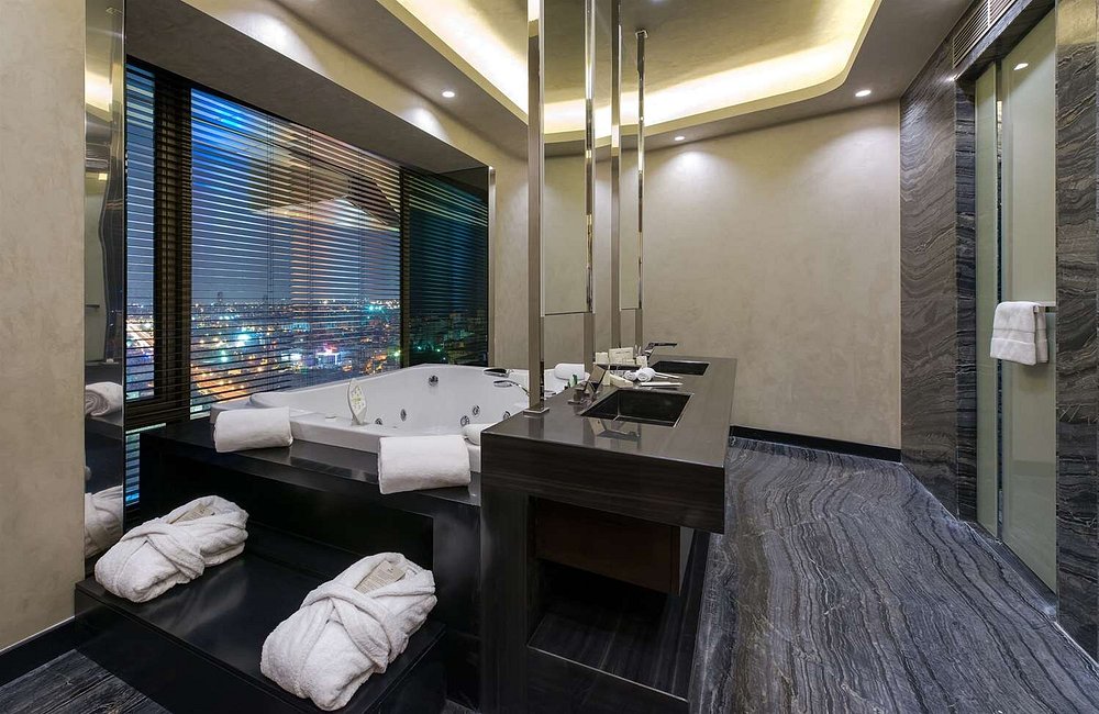 Hilton Istanbul Kozyatagi - Photo 10