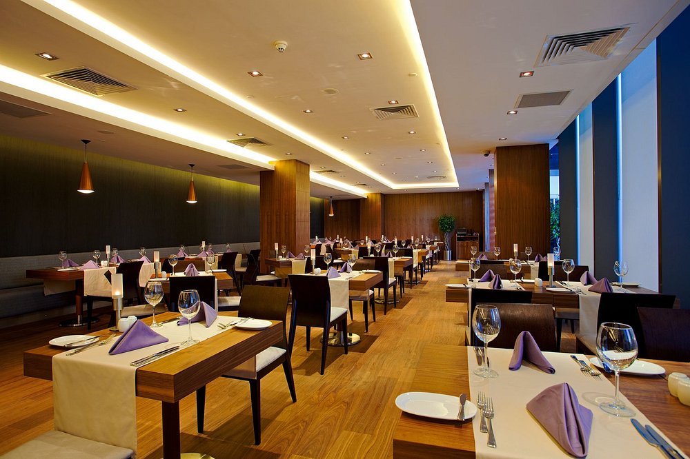Crown Plaza Hotel Istanbul Harbiye - Photo 13