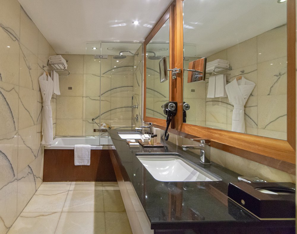 Crown Plaza Hotel Istanbul Harbiye - Photo 10