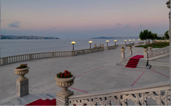 Palace Terrace