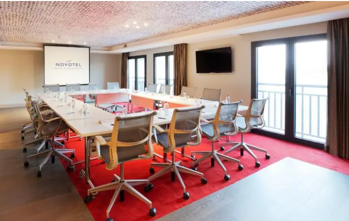 Executive Lounge